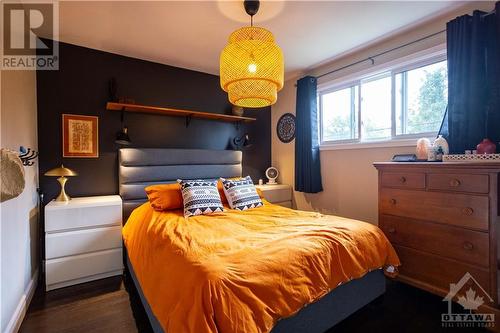 1860 Featherston Drive, Ottawa, ON - Indoor Photo Showing Bedroom