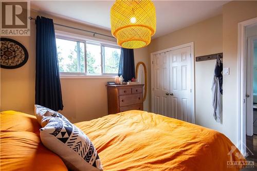 1860 Featherston Drive, Ottawa, ON - Indoor Photo Showing Bedroom