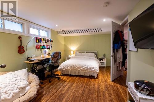 1860 Featherston Drive, Ottawa, ON - Indoor Photo Showing Bedroom