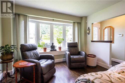 1860 Featherston Drive, Ottawa, ON - Indoor Photo Showing Bedroom