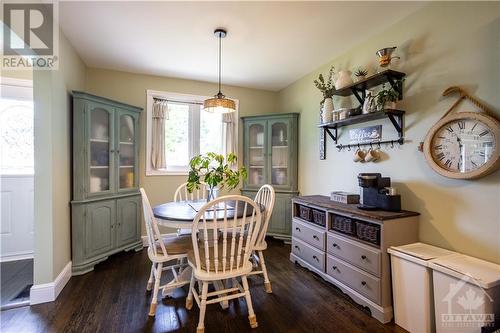 1860 Featherston Drive, Ottawa, ON - Indoor Photo Showing Dining Room