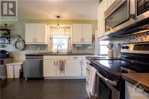 1860 Featherston Drive, Ottawa, ON - Indoor Photo Showing Kitchen With Stainless Steel Kitchen