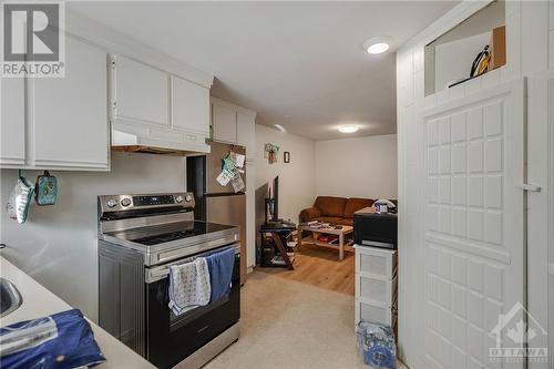 252 Emond Street, Ottawa, ON - Indoor Photo Showing Kitchen