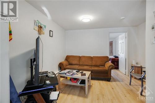 252 Emond Street, Ottawa, ON - Indoor Photo Showing Living Room