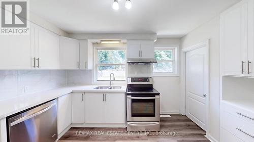 94 Glenview Avenue, Cambridge, ON - Indoor Photo Showing Kitchen With Double Sink