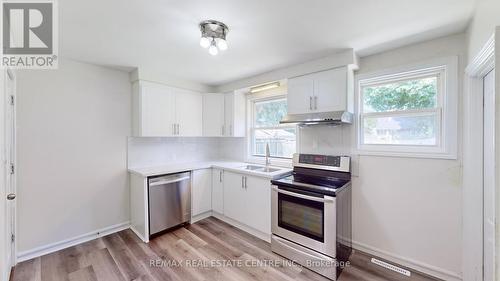 94 Glenview Avenue, Cambridge, ON - Indoor Photo Showing Kitchen With Double Sink