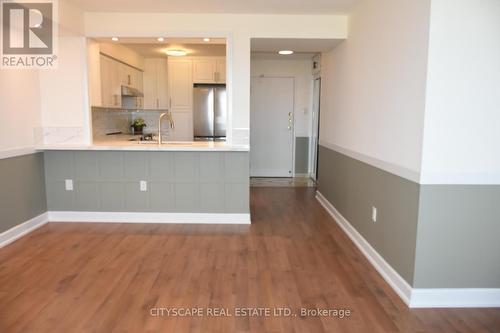 1201 - 3845 Lakeshore Boulevard, Toronto, ON - Indoor Photo Showing Kitchen