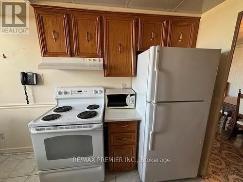 417 - 2645 Jane Street, Toronto, ON - Indoor Photo Showing Kitchen