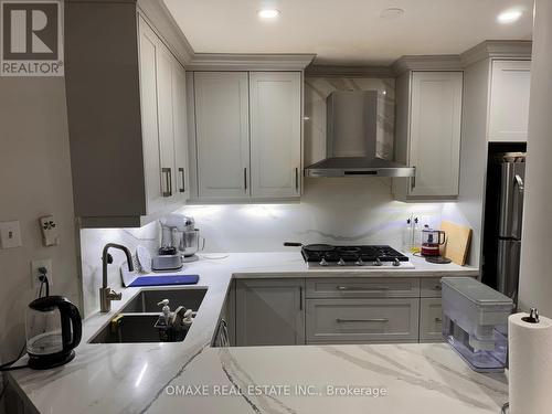 98 Cedarwood Crescent, Brampton, ON - Indoor Photo Showing Kitchen With Double Sink With Upgraded Kitchen