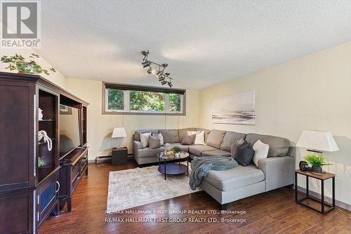 1089 Dunbarton Road, Pickering (Dunbarton), ON - Indoor Photo Showing Living Room