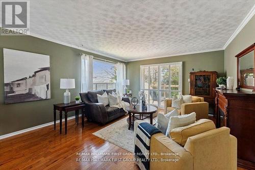 1089 Dunbarton Road, Pickering (Dunbarton), ON - Indoor Photo Showing Living Room