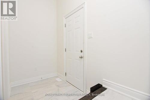 102 Rugman Crescent, Springwater, ON - Indoor Photo Showing Other Room