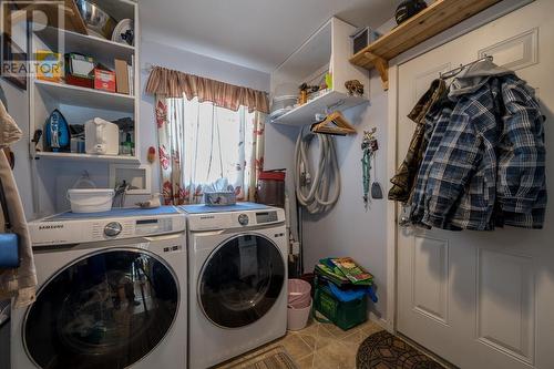 2104 Country Woods Road, South Shuswap, BC - Indoor Photo Showing Laundry Room