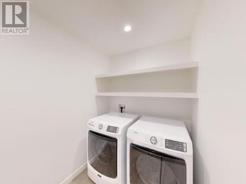 7272 Edgehill Crescent, Powell River, BC - Indoor Photo Showing Laundry Room