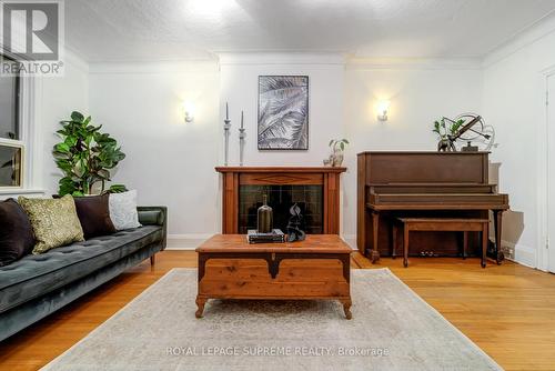 149 Euclid Avenue, Toronto, ON - Indoor Photo Showing Living Room