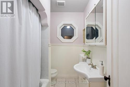 149 Euclid Avenue, Toronto, ON - Indoor Photo Showing Bathroom