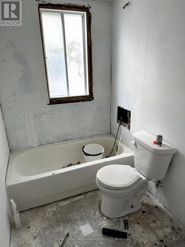 25 Mccamus Avenue, Kirkland Lake, ON - Indoor Photo Showing Bathroom