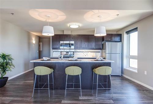 2206 300 Assiniboine Avenue, Winnipeg, MB - Indoor Photo Showing Kitchen