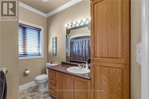 624 Daisy Street, South Stormont (716 - South Stormont (Cornwall) Twp), ON - Indoor Photo Showing Bathroom