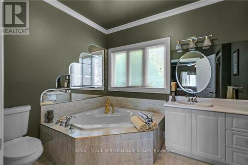 624 Daisy Street, South Stormont (716 - South Stormont (Cornwall) Twp), ON - Indoor Photo Showing Bathroom