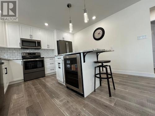 600 17Th Avenue N, Cranbrook, BC - Indoor Photo Showing Kitchen With Upgraded Kitchen