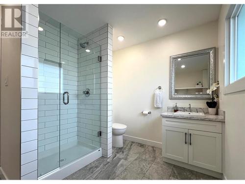 600 17Th Avenue N, Cranbrook, BC - Indoor Photo Showing Bathroom