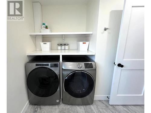 600 17Th Avenue N, Cranbrook, BC - Indoor Photo Showing Laundry Room