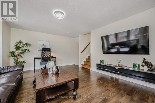 M62 - 175 David Bergey Dr Drive, Kitchener, ON - Indoor Photo Showing Living Room