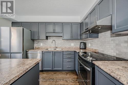 M62 - 175 David Bergey Dr Drive, Kitchener, ON - Indoor Photo Showing Kitchen With Upgraded Kitchen