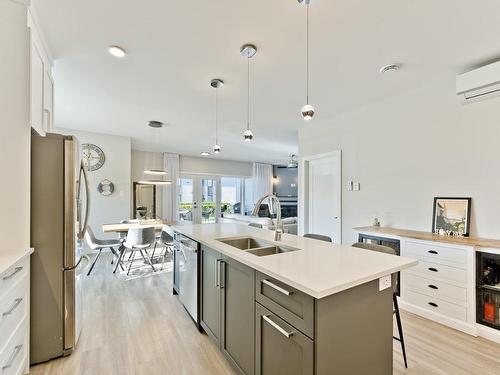 Cuisine - 2-67 Rue Desjardins, Magog, QC - Indoor Photo Showing Kitchen With Double Sink With Upgraded Kitchen