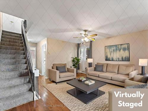 16-20 Hainford St, Toronto, ON - Indoor Photo Showing Living Room