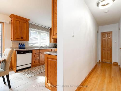 40 Hart Ave, Toronto, ON - Indoor Photo Showing Kitchen