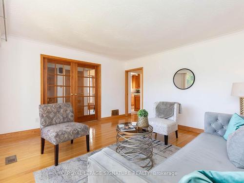 40 Hart Ave, Toronto, ON - Indoor Photo Showing Living Room