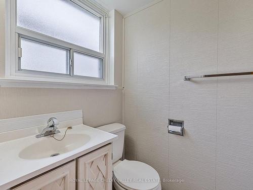 299 Bartley Bull Pkwy, Brampton, ON - Indoor Photo Showing Bathroom