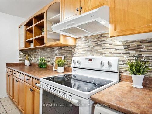 14-240 London Rd W, Guelph, ON - Indoor Photo Showing Kitchen