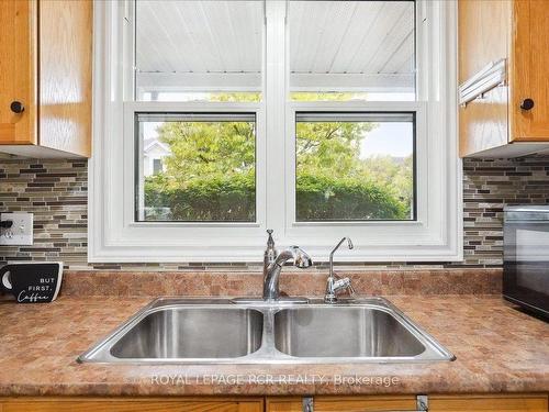 14-240 London Rd W, Guelph, ON - Indoor Photo Showing Kitchen With Double Sink