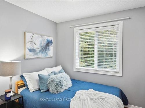 14-240 London Rd W, Guelph, ON - Indoor Photo Showing Bedroom