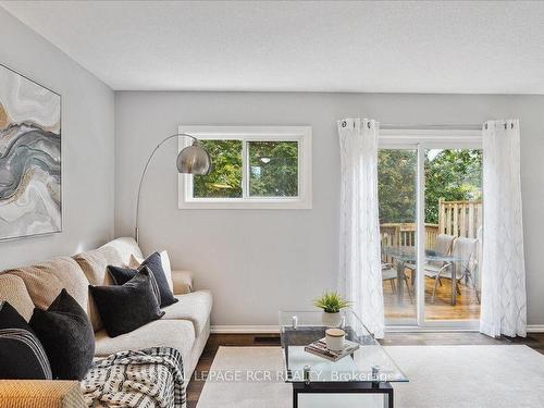 14-240 London Rd W, Guelph, ON - Indoor Photo Showing Living Room