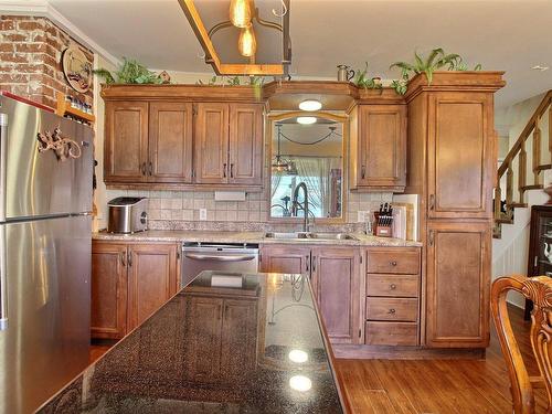 Kitchen - 434 Rue St-Laurent, Saint-Siméon, QC - Indoor Photo Showing Kitchen With Double Sink