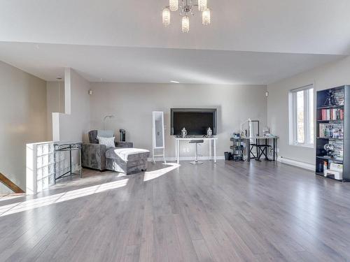 Master bedroom - 282 Rue De Naples, Saint-Eustache, QC - Indoor Photo Showing Living Room