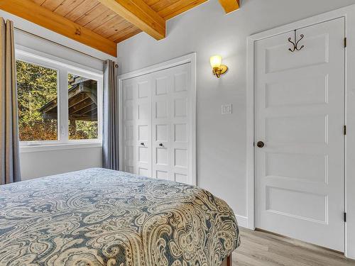 Bedroom - 25 Ch. Des Trilles Blancs, L'Ange-Gardien, QC - Indoor Photo Showing Bedroom