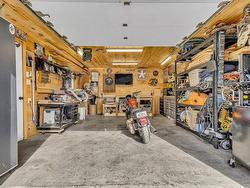 Garage - 