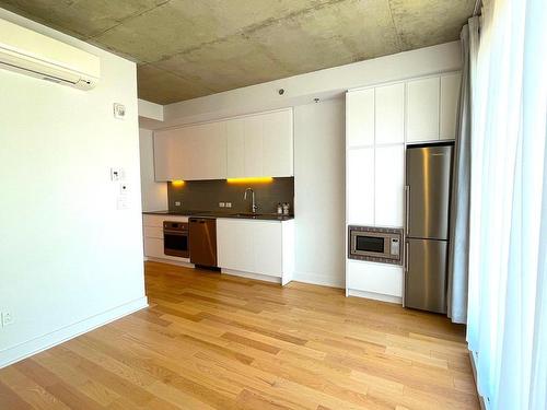 Salon - 1503-2300 Rue Tupper, Montréal (Ville-Marie), QC - Indoor Photo Showing Kitchen