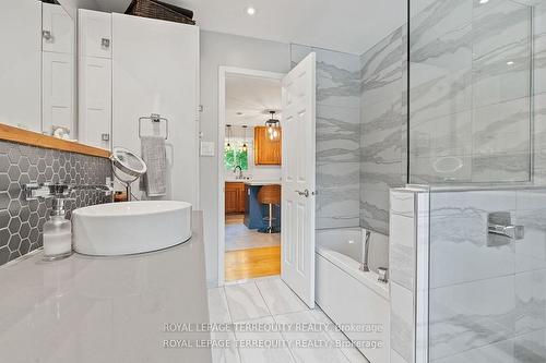 548 Hillside Dr, Trent Hills, ON - Indoor Photo Showing Bathroom