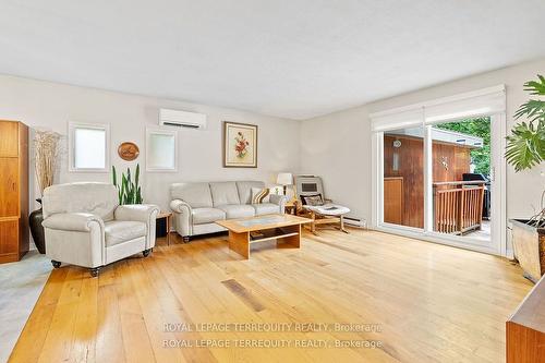 548 Hillside Dr, Trent Hills, ON - Indoor Photo Showing Living Room