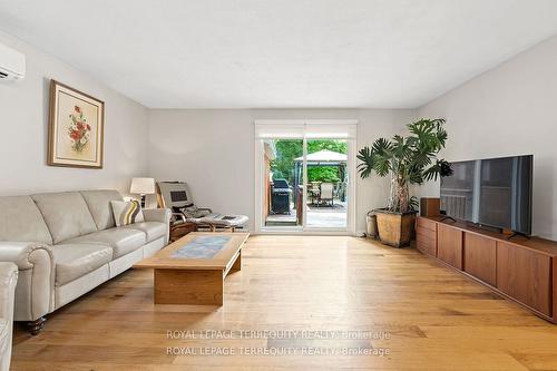 548 Hillside Dr, Trent Hills, ON - Indoor Photo Showing Living Room