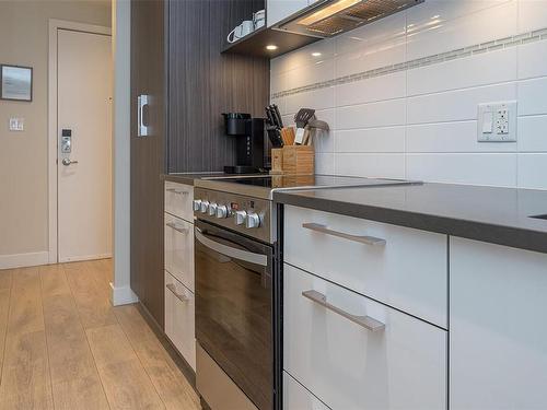 501-613 Herald St, Victoria, BC - Indoor Photo Showing Kitchen