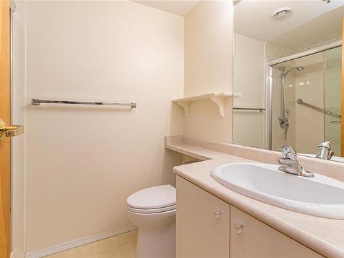 105-3009 Brittany Dr, Langford, BC - Indoor Photo Showing Bathroom