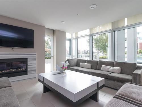 1304-83 Saghalie Rd, Victoria, BC - Indoor Photo Showing Living Room With Fireplace