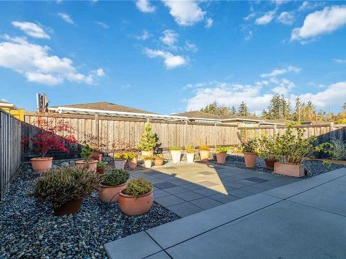 14-7586 Tetayut Rd, Central Saanich, BC 